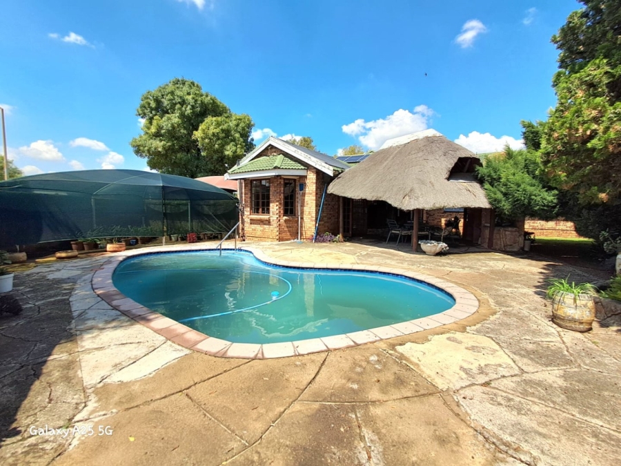 3 Bedroom Property for Sale in Vaalpark Free State